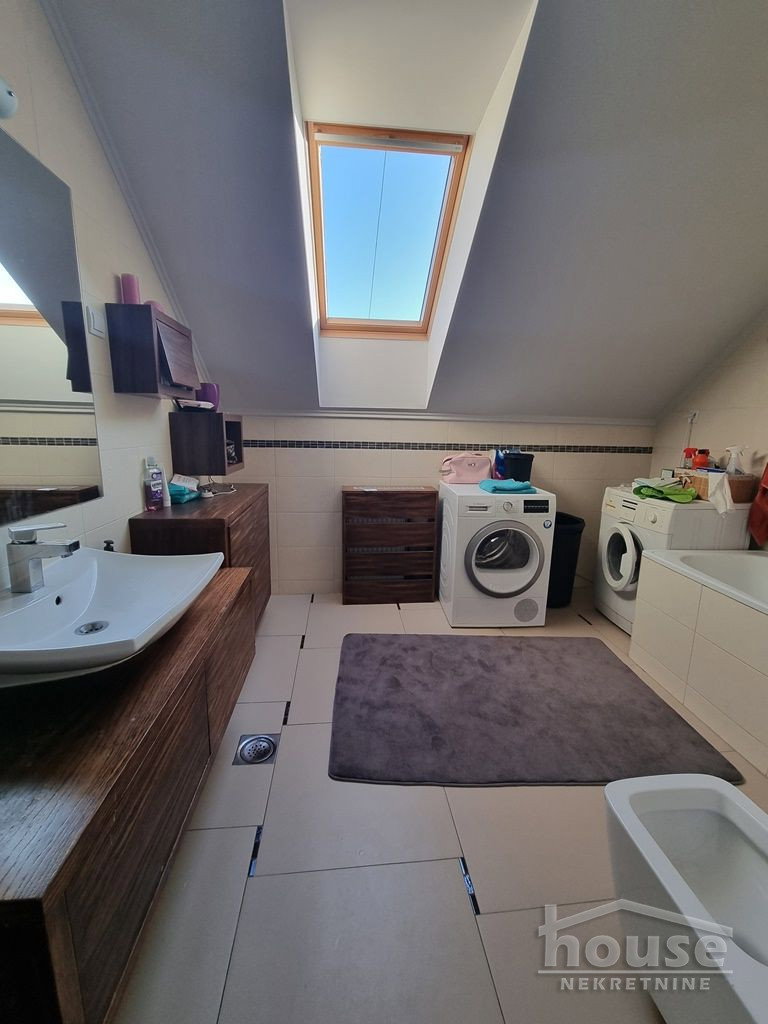 Četvorosoban stan na prodaju, Socijalno, Novi Sad, 86m², 250.000 €