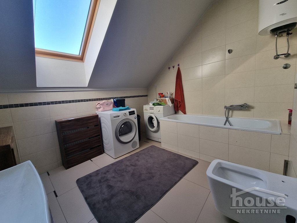 Četvorosoban stan na prodaju, Socijalno, Novi Sad, 86m², 250.000 €