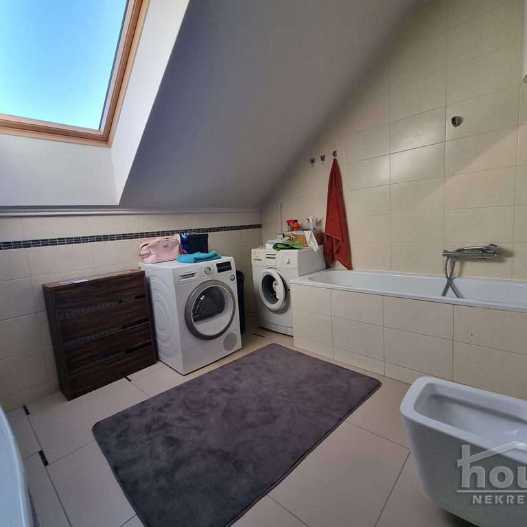 Četvorosoban stan na prodaju, Socijalno, Novi Sad, 86m², 250.000 €