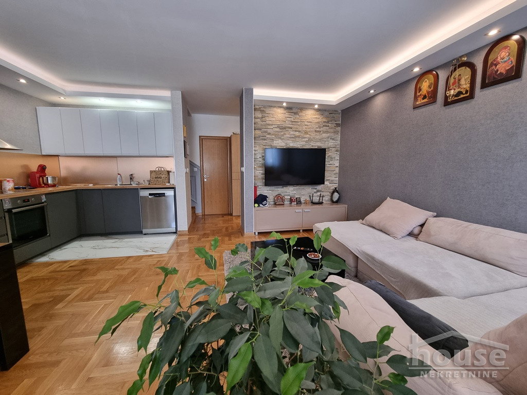 Četvorosoban stan na prodaju, Socijalno, Novi Sad, 86m², 250.000 €