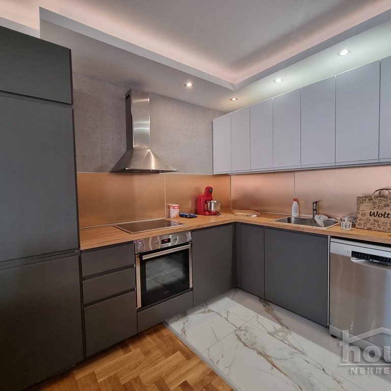 Četvorosoban stan na prodaju, Socijalno, Novi Sad, 86m², 250.000 €