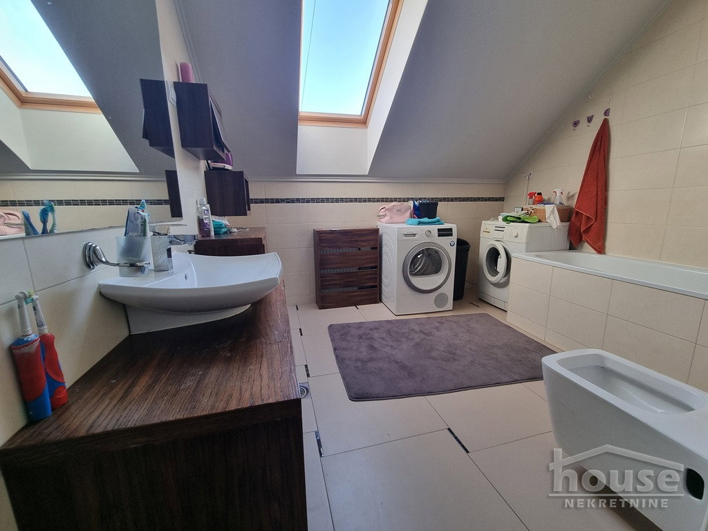 Četvorosoban stan na prodaju, Socijalno, Novi Sad, 86m², 250.000 €