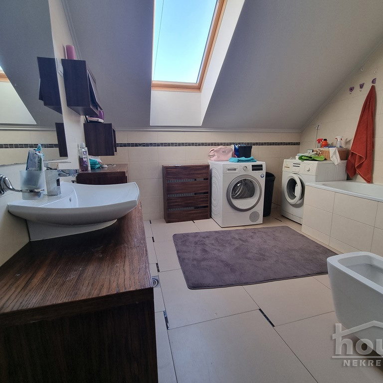 Četvorosoban stan na prodaju, Socijalno, Novi Sad, 86m², 250.000 €