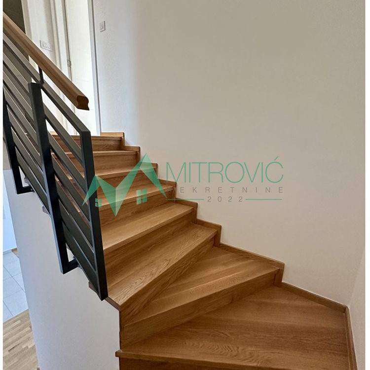 Četvorosoban stan na prodaju, Telep, Novi Sad, 113m², 232.780 €
