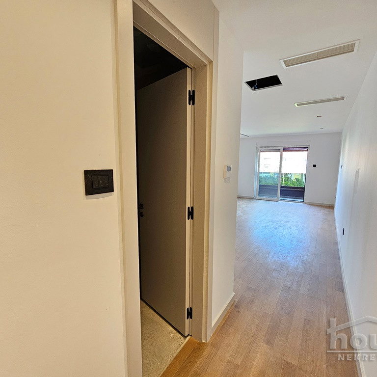 Petosoban stan na prodaju, Telep, Novi Sad, 194m², 2. sprat, 648.900 €