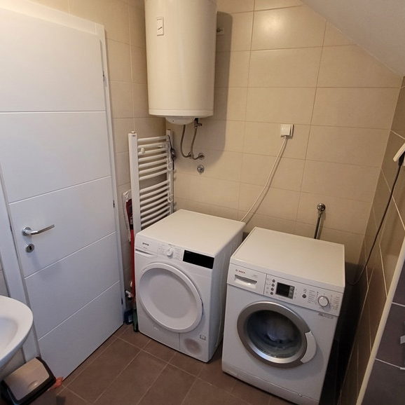 Četvorosoban stan na prodaju, Bulevar Patrijarha Pavla, Novi Sad, 77m², 4. sprat, 179.220 €