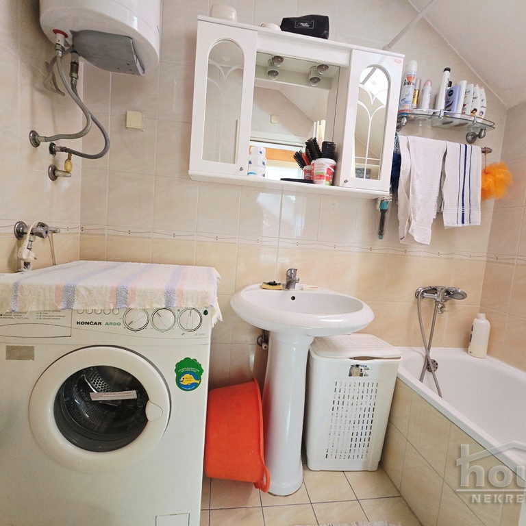 Troiposoban stan na prodaju, Veternik, Novi Sad, 86m², 145.000 €