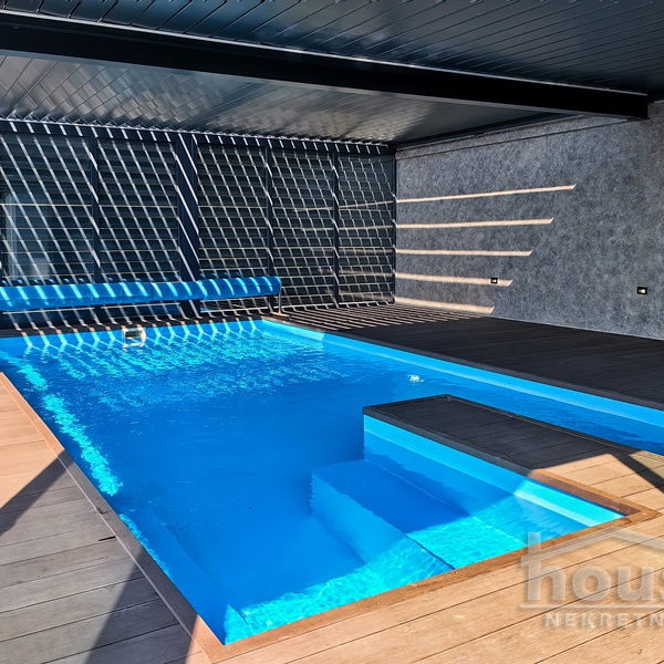 Četvorosoban stan na prodaju, Cara Dušana, Novi Sad, 245m², 618.000 €