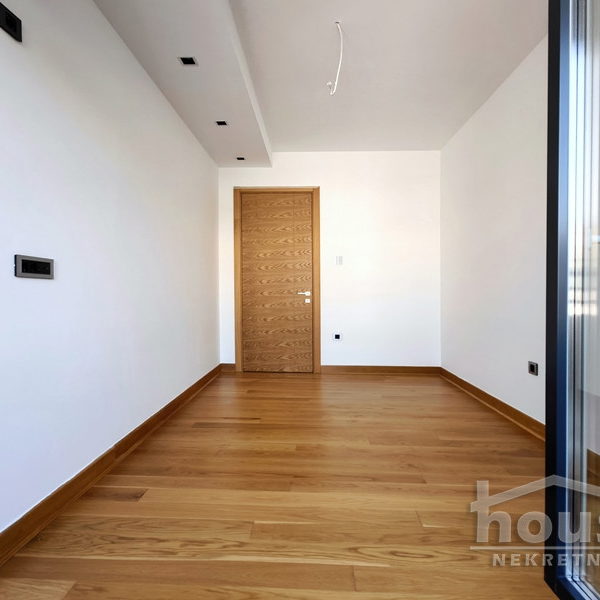 Četvorosoban stan na prodaju, Cara Dušana, Novi Sad, 245m², 618.000 €
