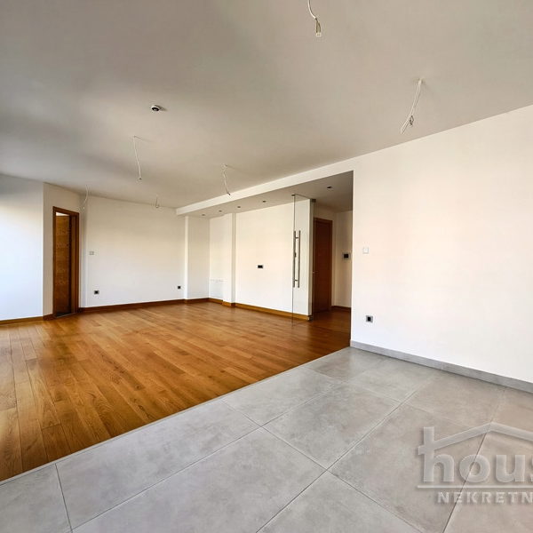 Stan Prodaja Novi Sad  245 m2