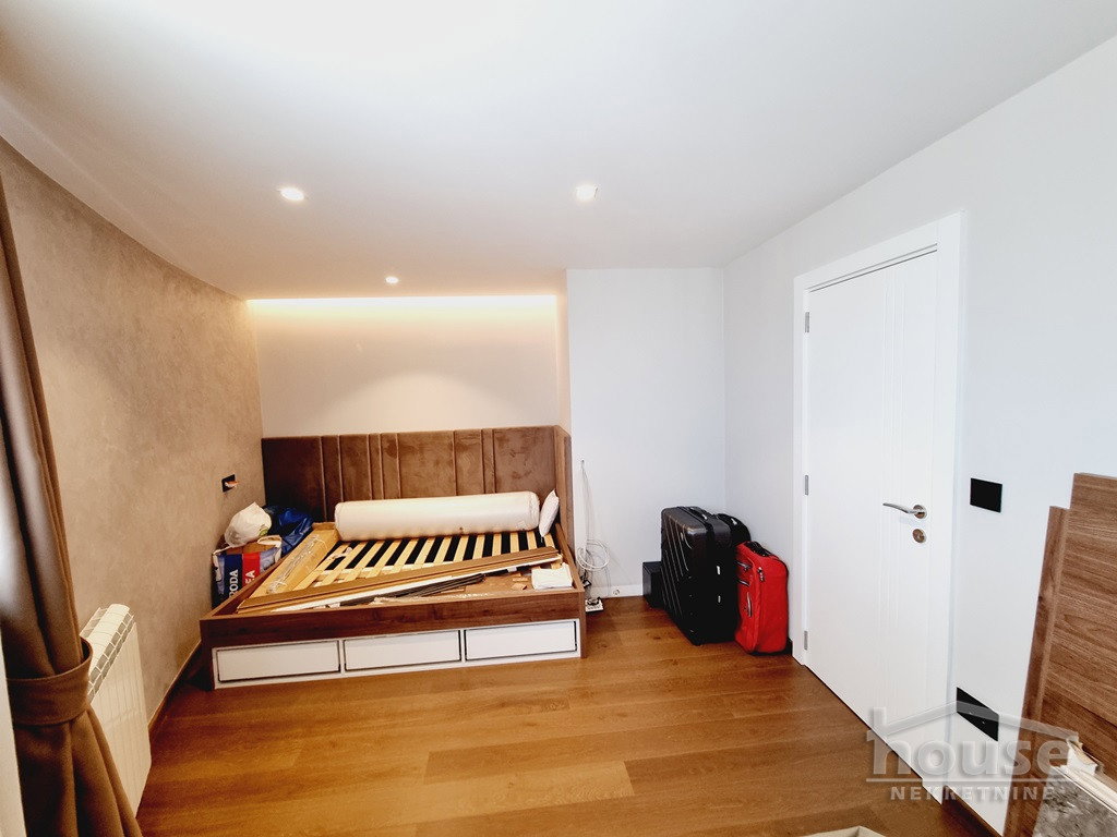 stanovi-4-pe-grbavica-1100529-cgkbp Četvorosoban stan na prodaju, Grbavica, Novi Sad, 122m², 7. sprat, 430.000 €