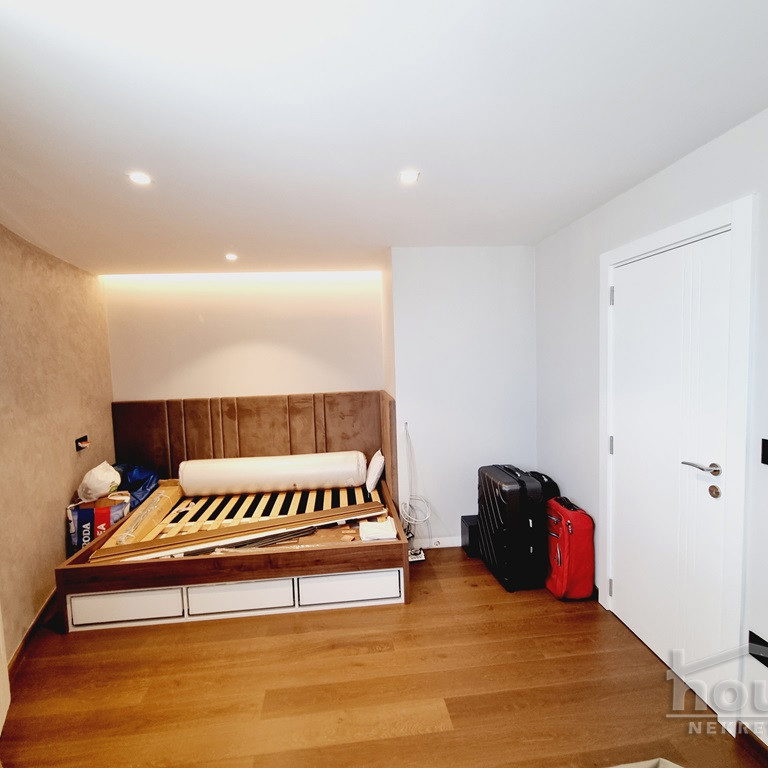 Četvorosoban stan na prodaju, Grbavica, Novi Sad, 122m², 7. sprat, 430.000 €