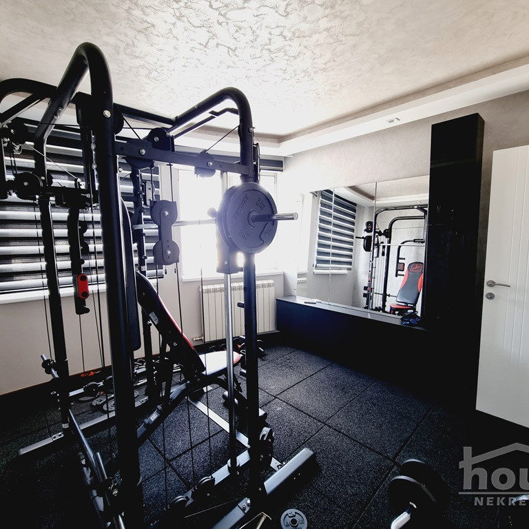 Četvorosoban stan na prodaju, Grbavica, Novi Sad, 122m², 7. sprat, 430.000 €