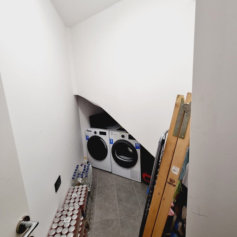 Četvorosoban stan na prodaju, Grbavica, Novi Sad, 122m², 7. sprat, 430.000 €