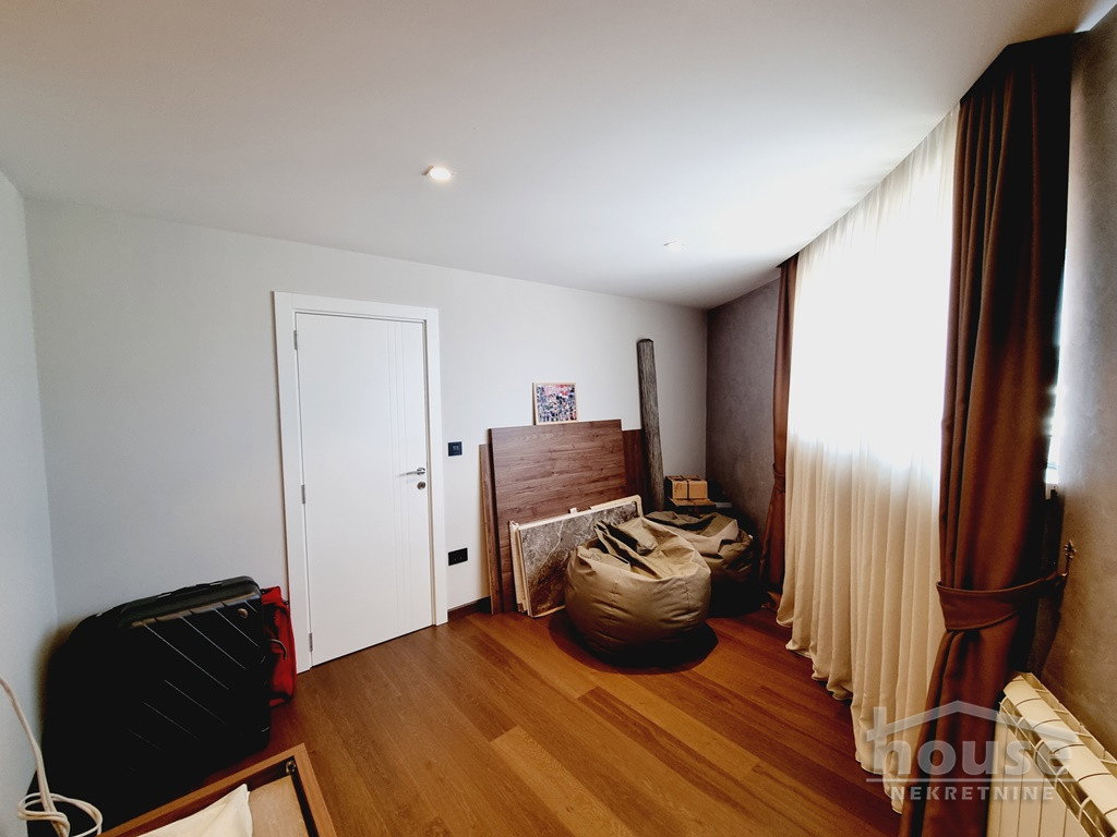 stanovi-4-pe-grbavica-1100529-ti8ts Četvorosoban stan na prodaju, Grbavica, Novi Sad, 122m², 7. sprat, 430.000 €