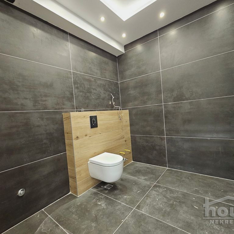 Četvorosoban stan na prodaju, Popovica, Novi Sad, 133m², 450.000 €