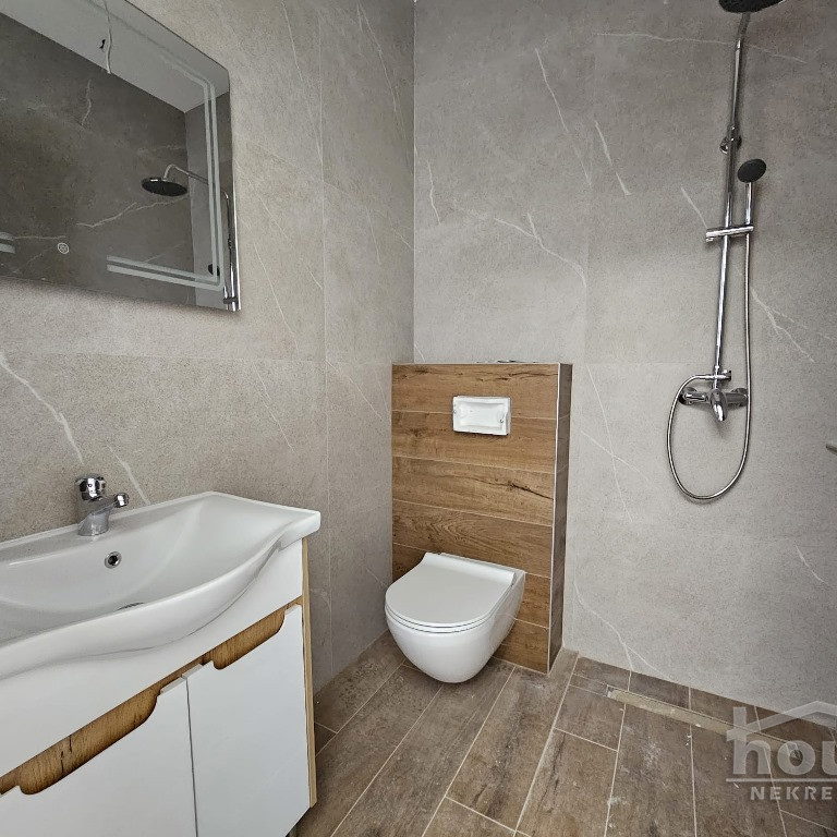 Četvorosoban stan na prodaju, Tatarsko Brdo, Novi Sad, 98m², 290.000 €