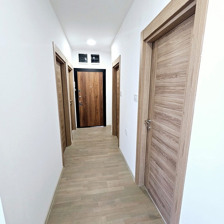 Četvorosoban stan na prodaju, Alibegovac, Novi Sad, 79m², 2. sprat, 173.800 €