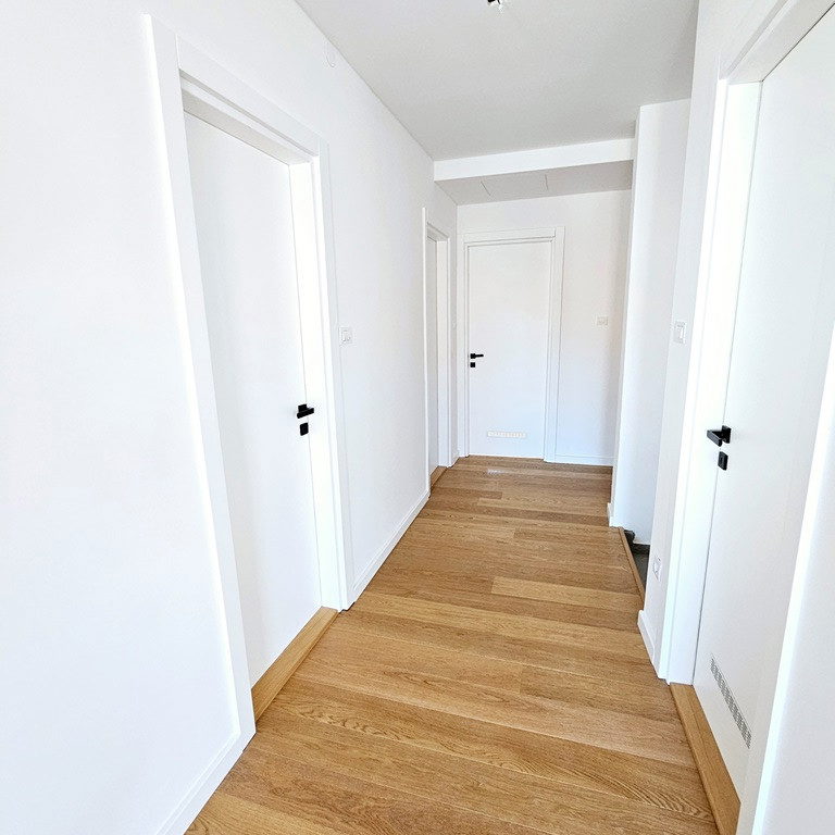 Četvorosoban stan na prodaju, Bulevar Oslobođenja, Novi Sad, 104m², 3. sprat, 320.320 €
