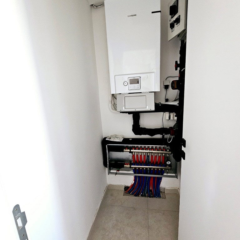 Četvorosoban stan na prodaju, Bulevar Oslobođenja, Novi Sad, 104m², 3. sprat, 320.320 €