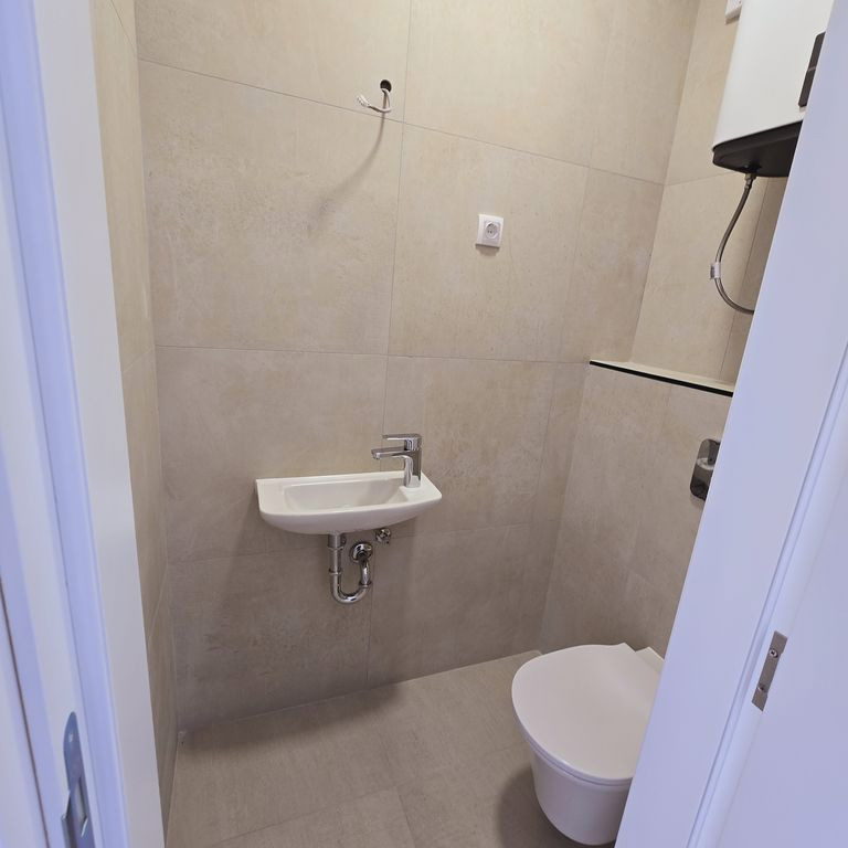 Četvorosoban stan na prodaju, Petrovaradin, Novi Sad, 72m², 1. sprat, 155.750 €