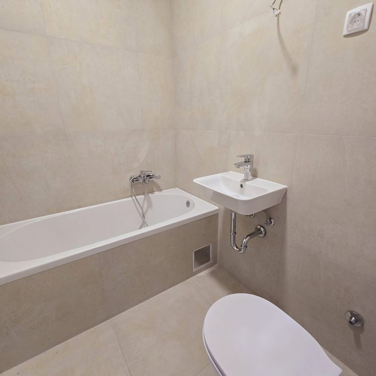 Četvorosoban stan na prodaju, Petrovaradin, Novi Sad, 72m², 1. sprat, 155.750 €