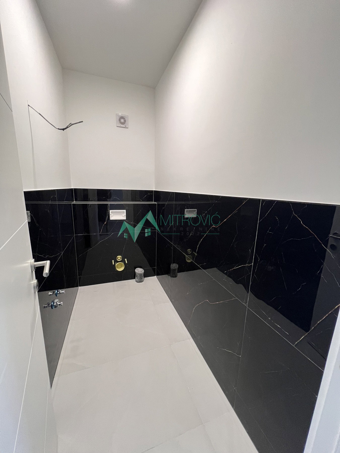 Četvorosoban stan na prodaju, Sremska Kamenica, Novi Sad, 96m², 231.750 €