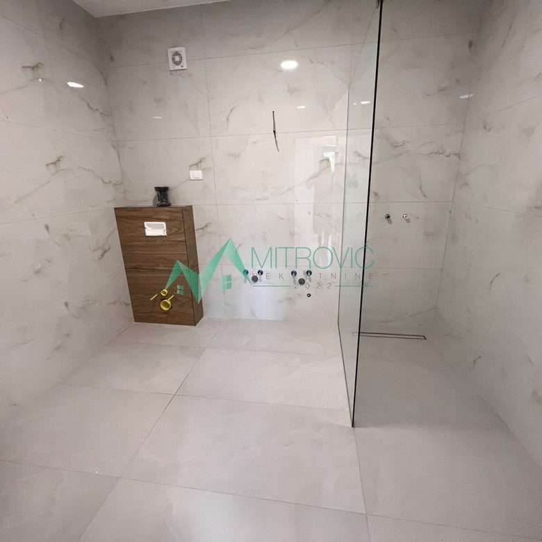 Četvorosoban stan na prodaju, Sremska Kamenica, Novi Sad, 96m², 231.750 €