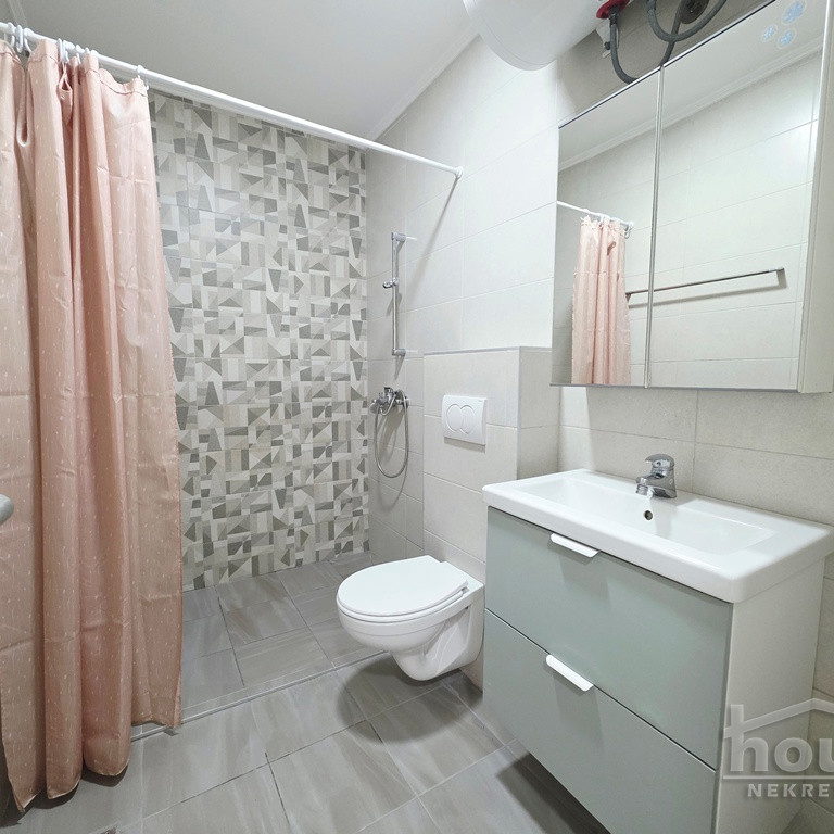 Četvorosoban stan na prodaju, Veternička Rampa, Novi Sad, 74m², 160.200 €