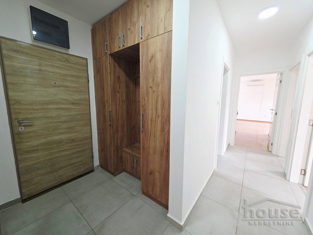 stanovi-4-pr-veterenik-1102720-o18re Četvorosoban stan na prodaju, Veternička Rampa, Novi Sad, 74m², 160.200 €