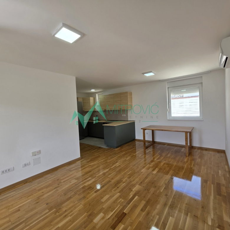 Stan Prodaja Novi Sad  74 m2