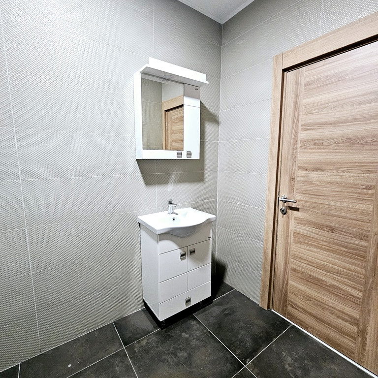 Četvorosoban stan na prodaju, Alibegovac, Novi Sad, 79m², 1. sprat, 173.800 €