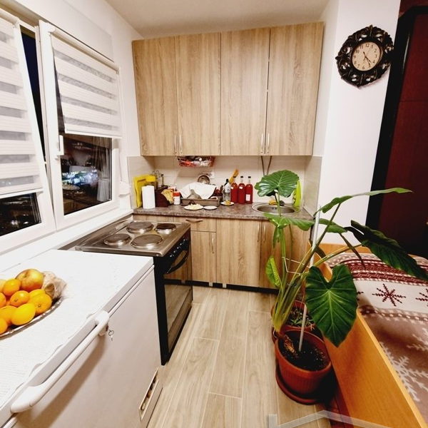 Četvorosoban stan na prodaju, Bulevar Oslobođenja, Novi Sad, 95m², 236.900 €