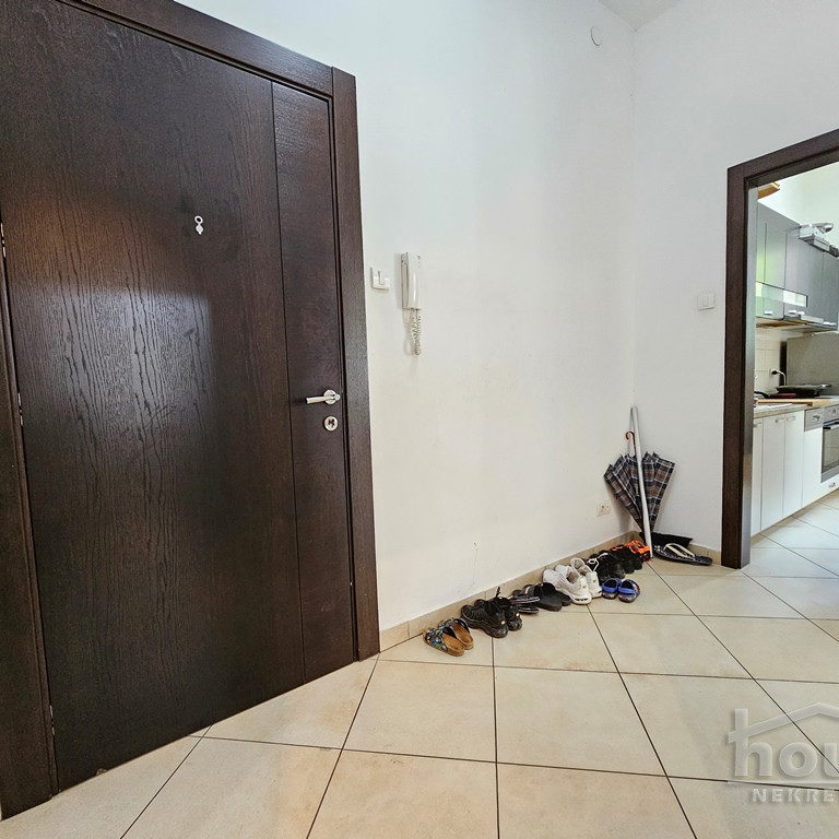 Četvorosoban stan na prodaju, Bulevar Oslobođenja, Novi Sad, 110m², 1. sprat, 320.000 €