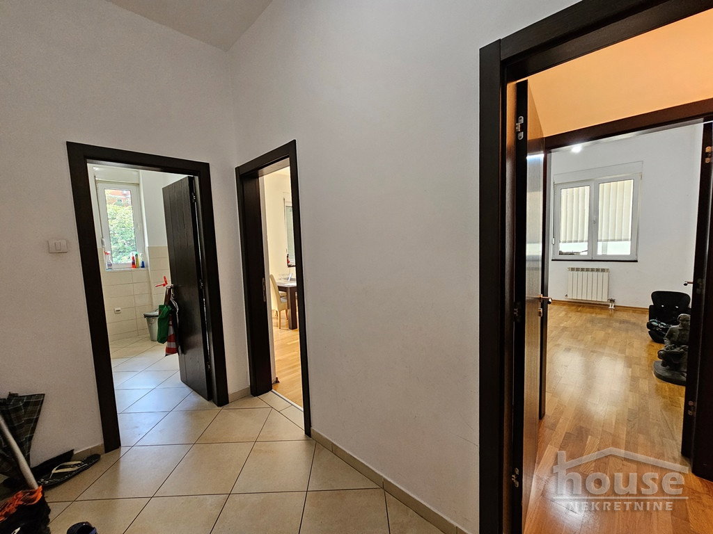 Četvorosoban stan na prodaju, Bulevar Oslobođenja, Novi Sad, 110m², 1. sprat, 320.000 €