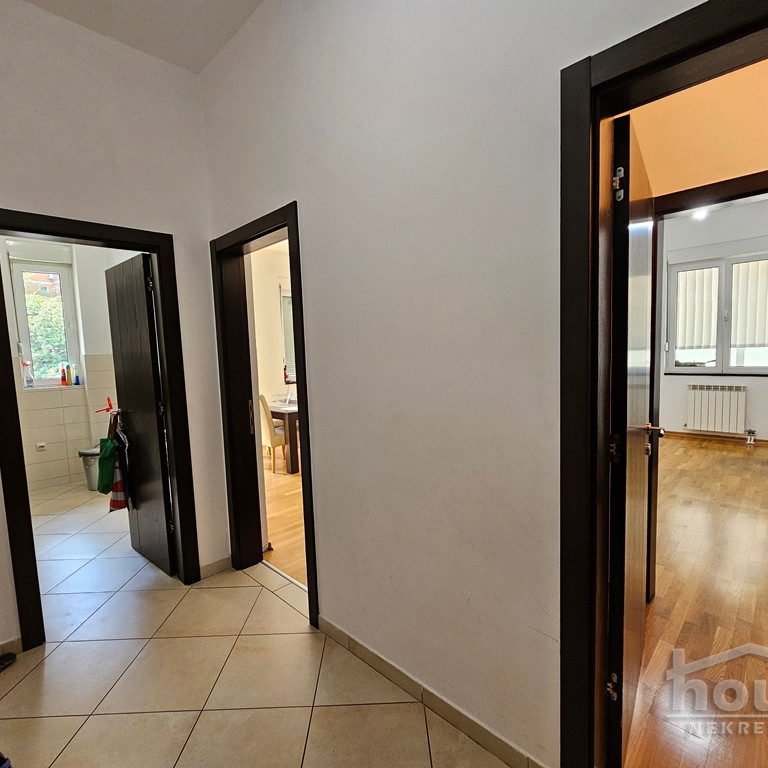 Četvorosoban stan na prodaju, Bulevar Oslobođenja, Novi Sad, 110m², 1. sprat, 320.000 €