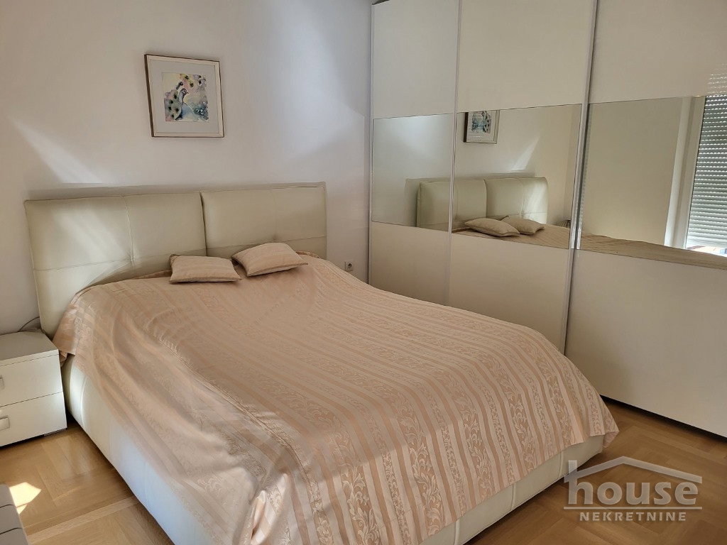stanovi-4-re-centar-1063161-4t7ub Četvorosoban stan na prodaju, Centar, Novi Sad, 104m², 2. sprat, 380.000 €