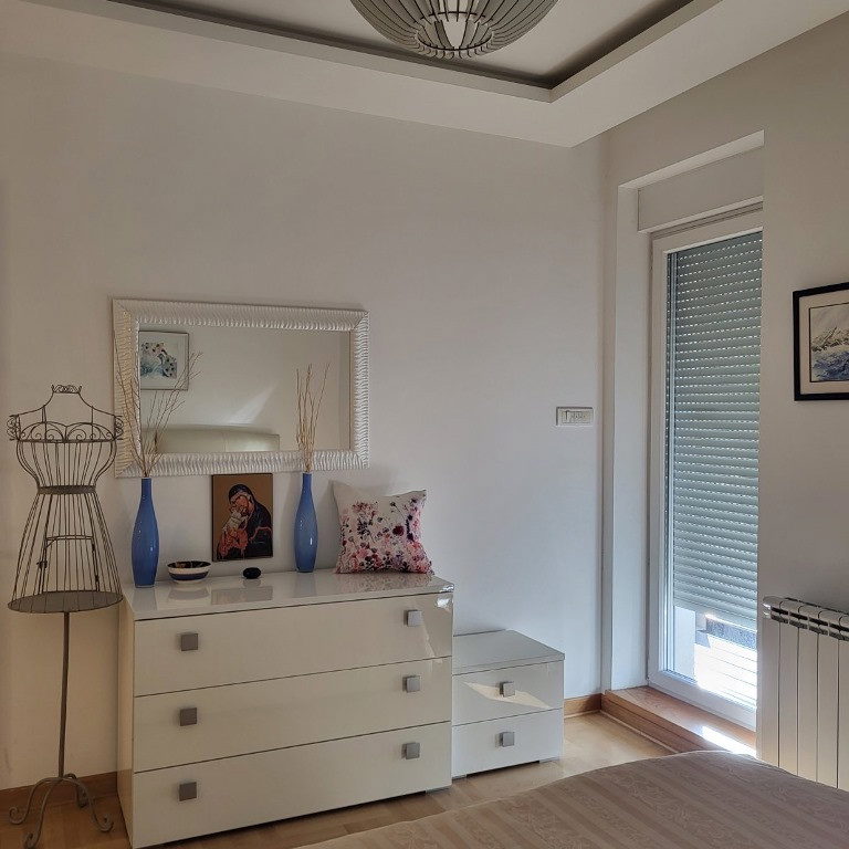 Četvorosoban stan na prodaju, Centar, Novi Sad, 104m², 2. sprat, 380.000 €