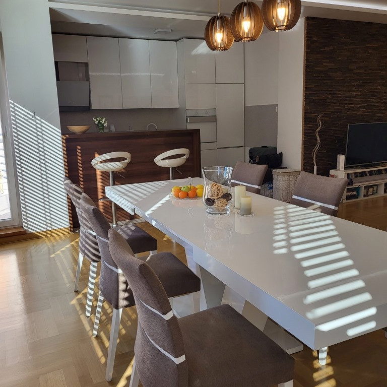 Četvorosoban stan na prodaju, Centar, Novi Sad, 104m², 2. sprat, 380.000 €