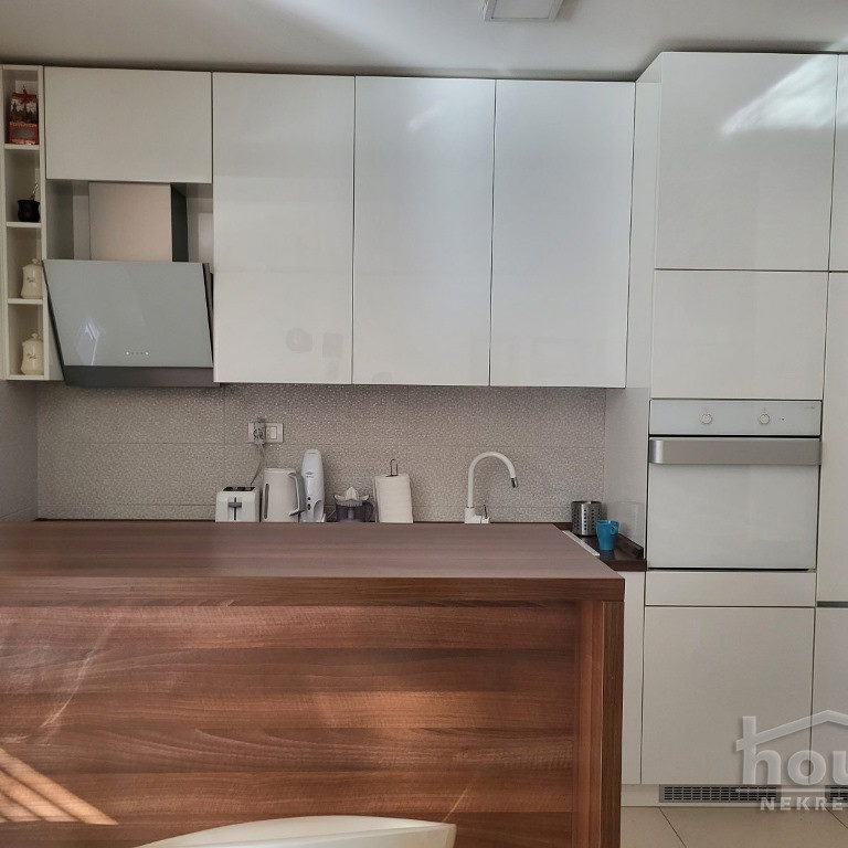 Stan Prodaja Novi Sad  104 m2