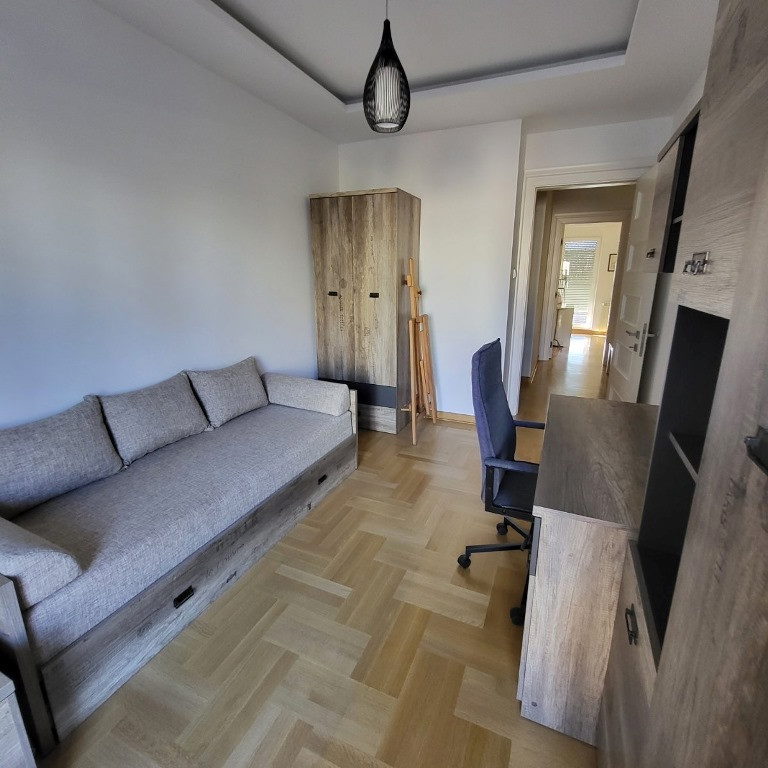 Četvorosoban stan na prodaju, Centar, Novi Sad, 104m², 2. sprat, 380.000 €
