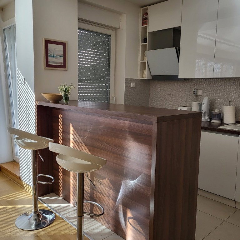 Četvorosoban stan na prodaju, Centar, Novi Sad, 104m², 2. sprat, 380.000 €