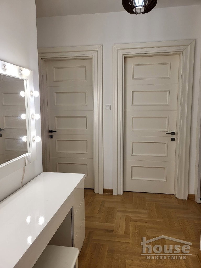 stanovi-4-re-centar-1063161-yiupf Četvorosoban stan na prodaju, Centar, Novi Sad, 104m², 2. sprat, 380.000 €