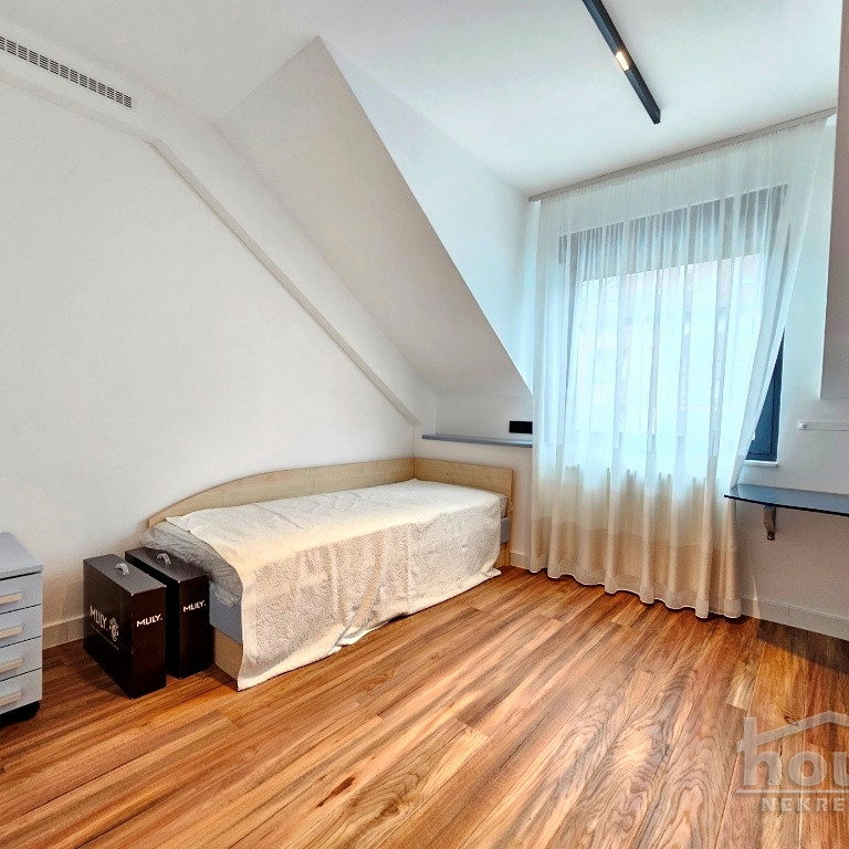 Četvorosoban stan na prodaju, Centar, Novi Sad, 119m², 4. sprat, 335.000 €