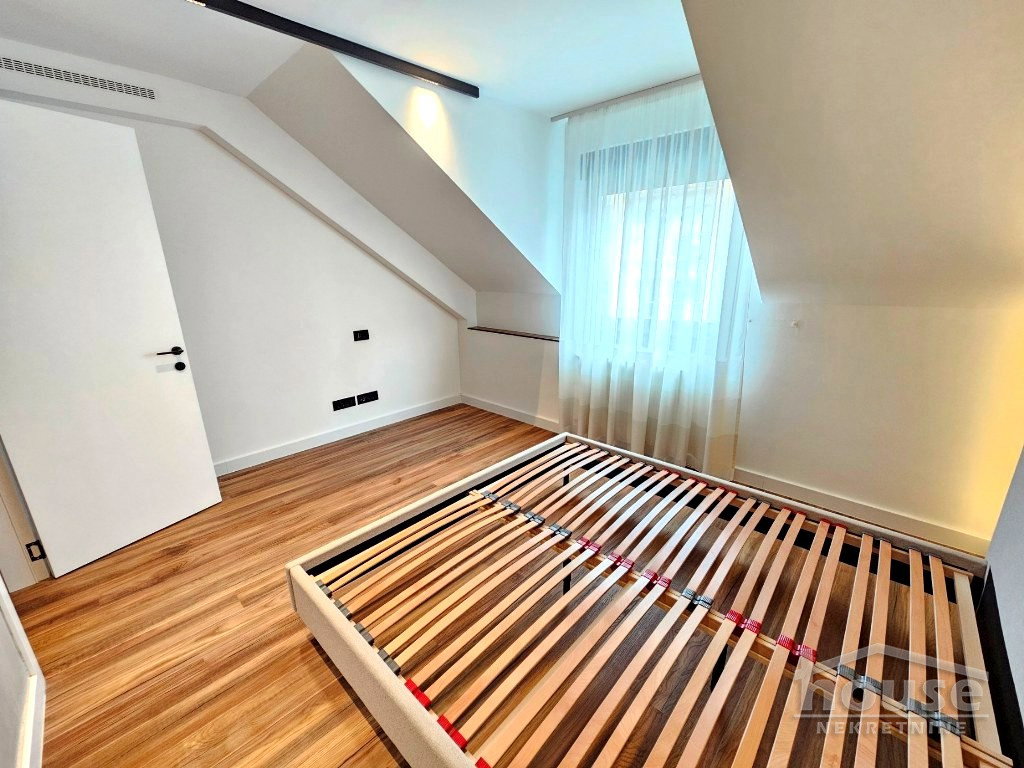 Četvorosoban stan na prodaju, Centar, Novi Sad, 119m², 4. sprat, 335.000 €