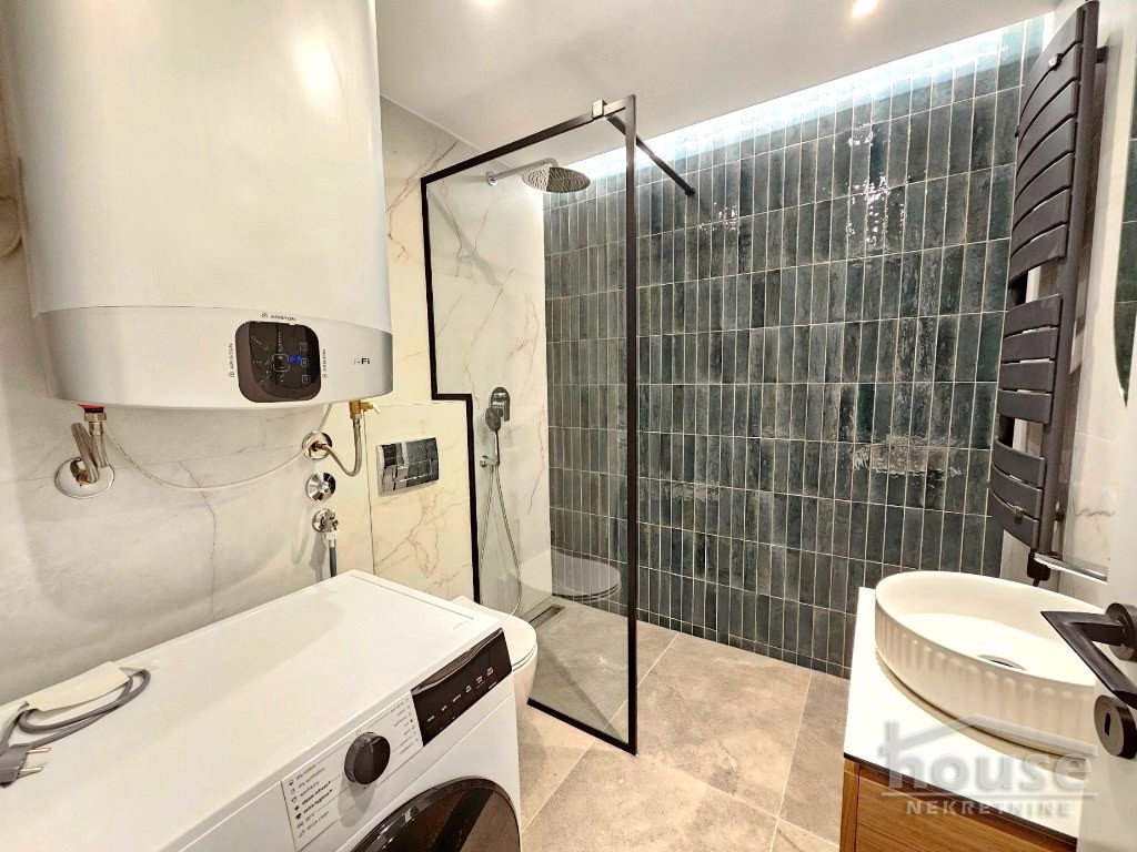 Četvorosoban stan na prodaju, Centar, Novi Sad, 119m², 4. sprat, 335.000 €