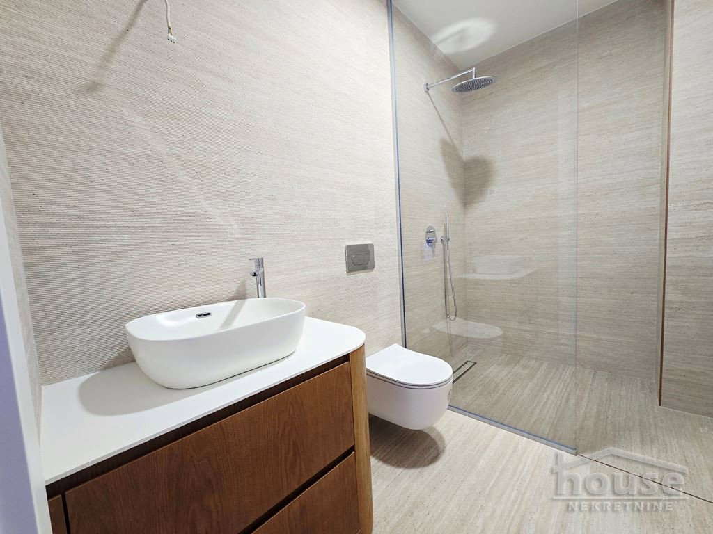 stanovi-4-re-centar-1065561-byepf Četvorosoban stan na prodaju, Centar, Novi Sad, 107m², 535.000 €