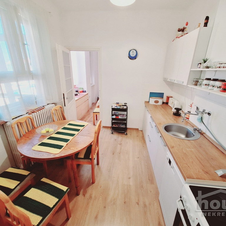 Četvorosoban stan na prodaju, Centar, Novi Sad, 127m², 3. sprat, 381.000 €