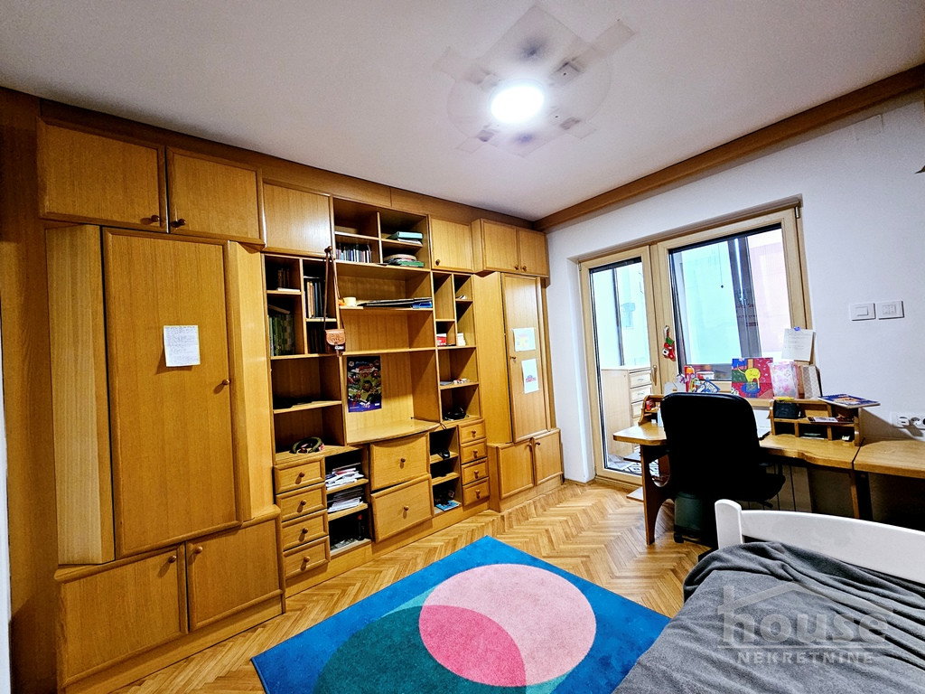 stanovi-4-re-centar-1100594-ancay Četvorosoban stan na prodaju, Centar, Novi Sad, 117m², 2. sprat, 370.000 €