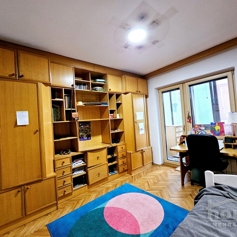 Četvorosoban stan na prodaju, Centar, Novi Sad, 117m², 2. sprat, 370.000 €